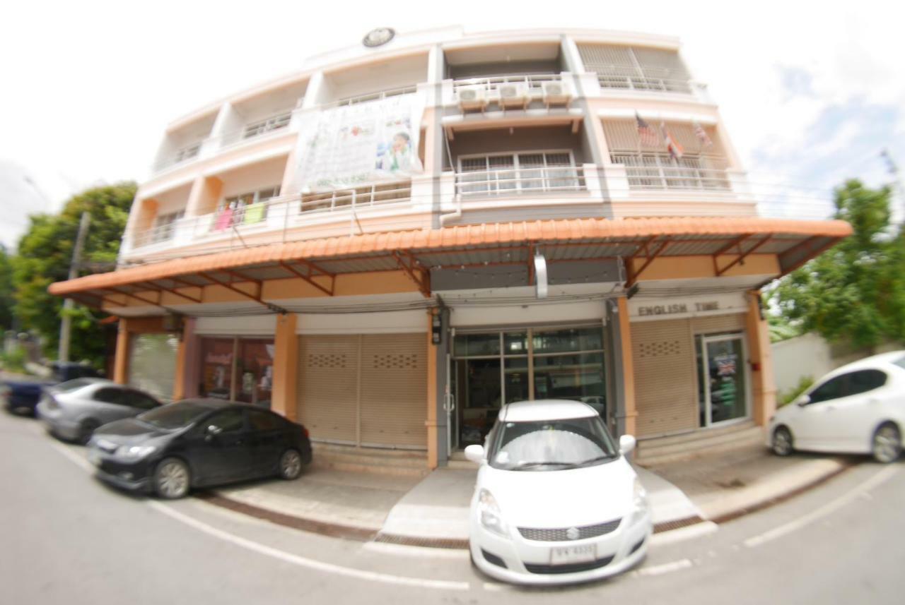 Fun Dee Hostel Ayutthaya Dış mekan fotoğraf