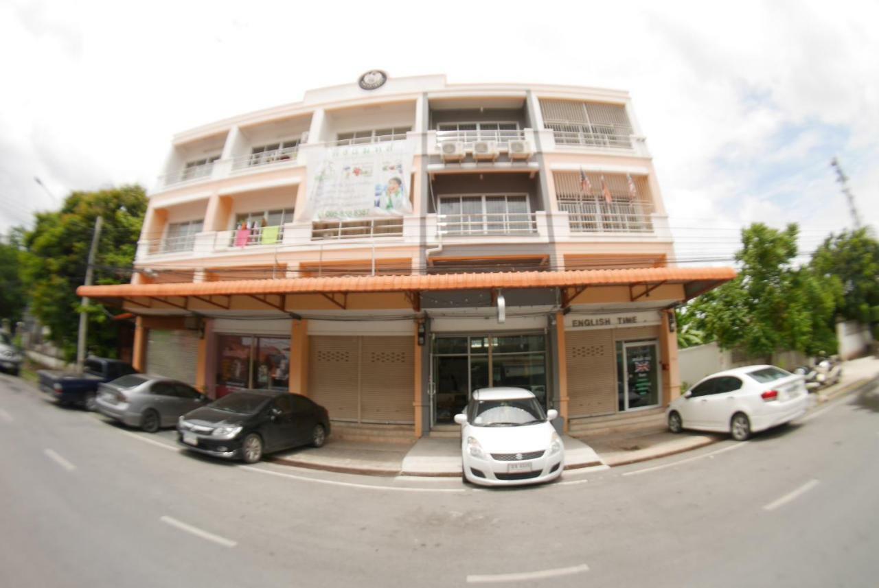 Fun Dee Hostel Ayutthaya Dış mekan fotoğraf