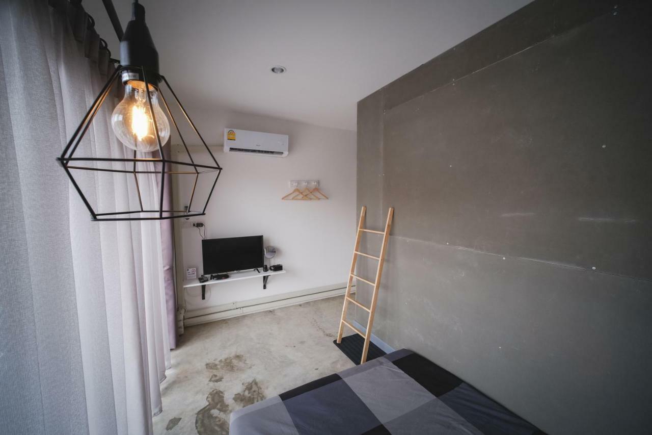 Fun Dee Hostel Ayutthaya Dış mekan fotoğraf