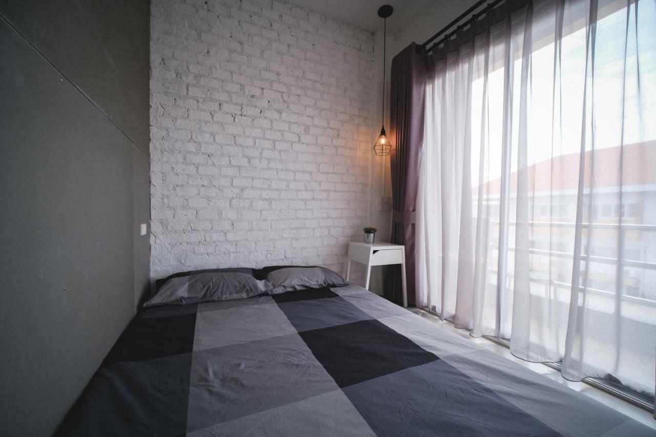 Fun Dee Hostel Ayutthaya Dış mekan fotoğraf